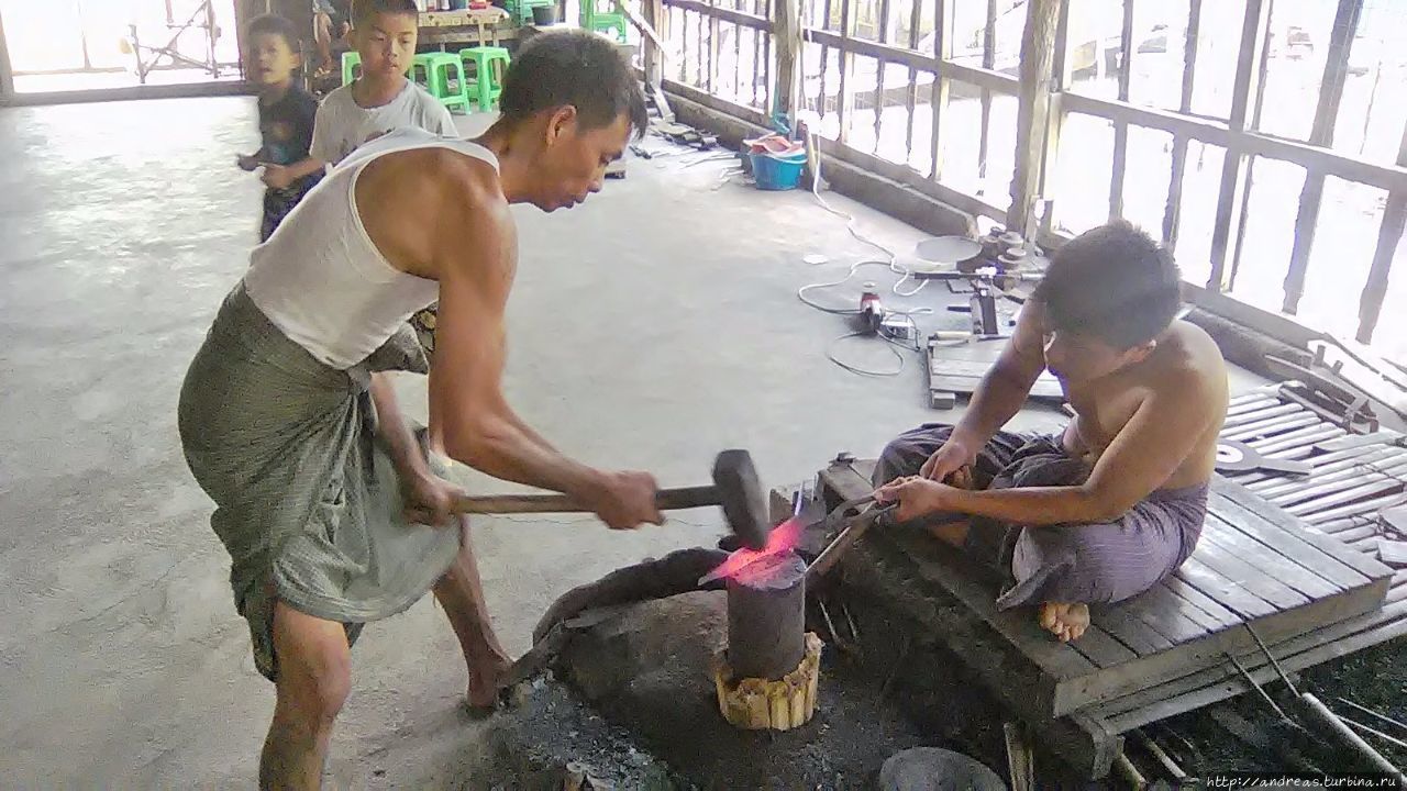 Интха — сыновья озера Озеро Инле, Мьянма