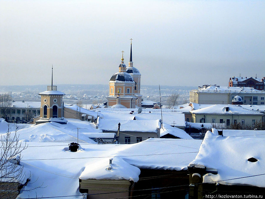 Вид на Богоявленский кафедральный собор с Воскресенской горы. Томск, Россия