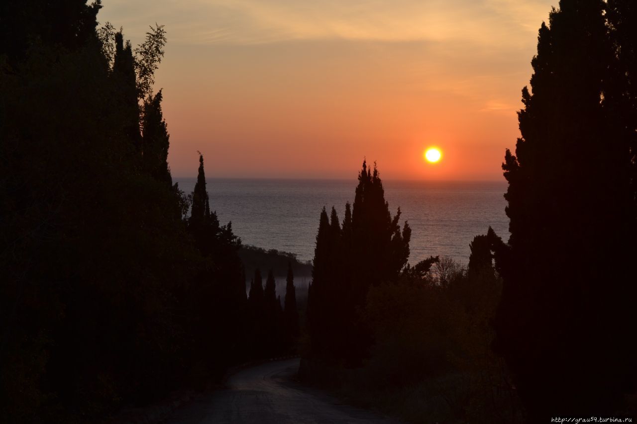 Памятник партизанам Крыма Алушта, Россия