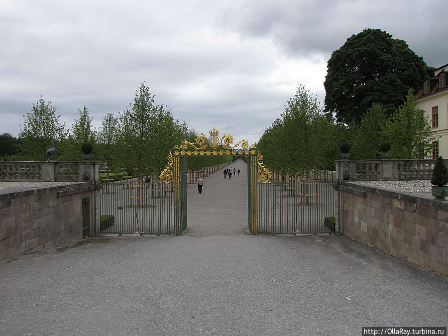А это вход в королевский сад. Дротнингхольм, Швеция