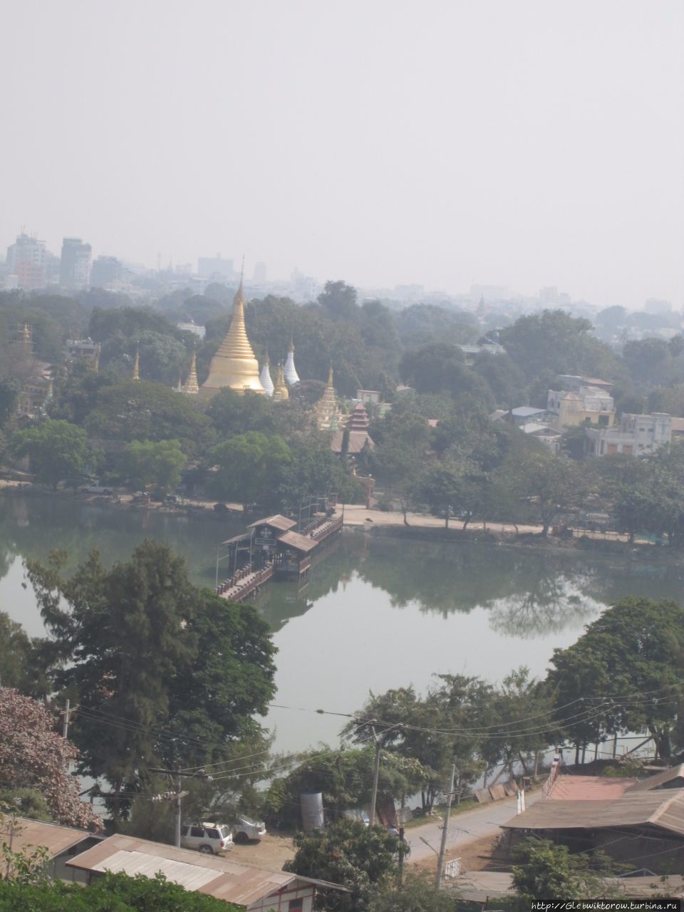 Вид на Мандалай с колеса обозрения Мандалай, Мьянма