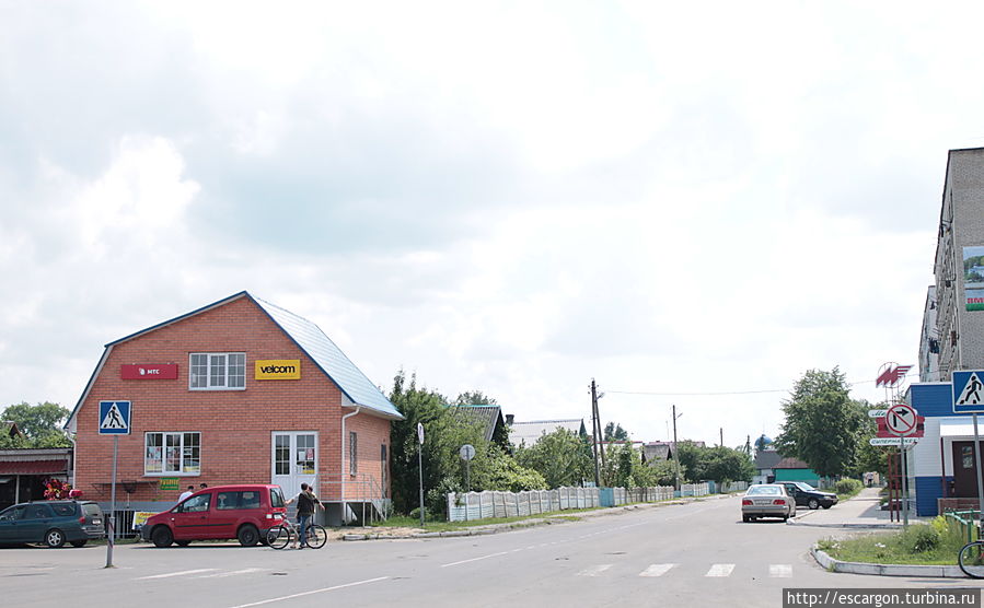 По улице Первомайской можно увидеть автобусный вокзал... Петриков, Беларусь