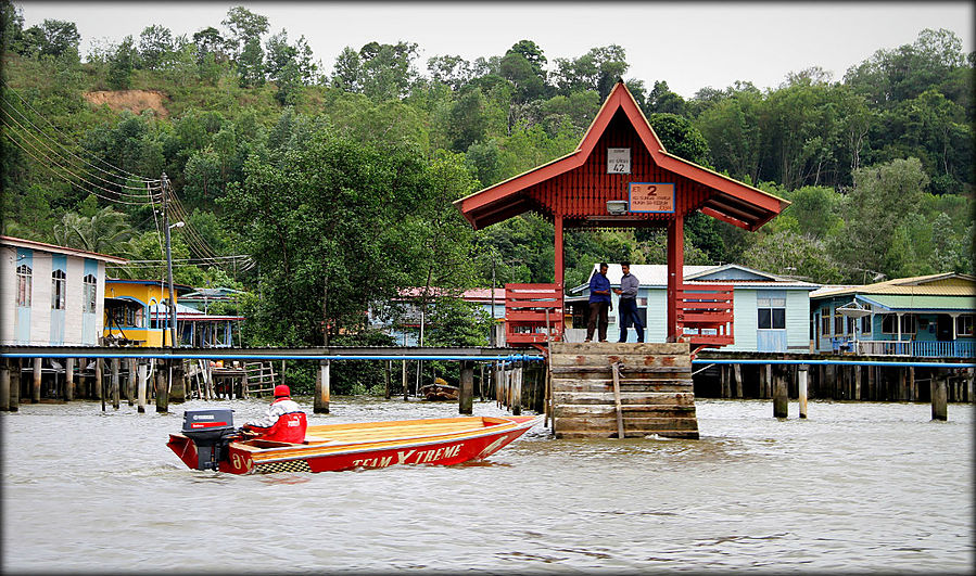 Брунейский круиз (ч.3 — жизнь на воде) Округ Бруней-Муара, Бруней