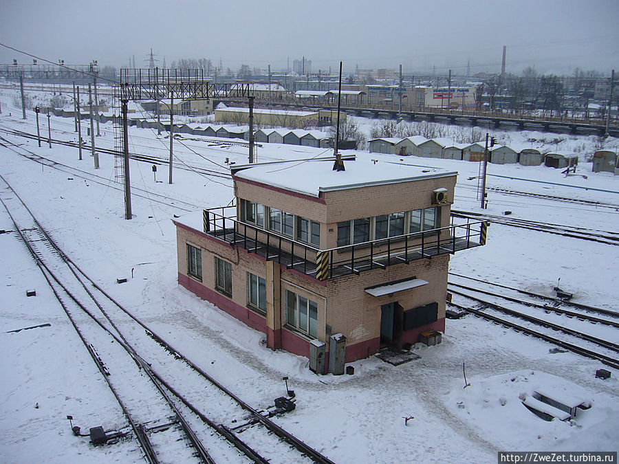 Сортировочная горка. Здесь формируются железнодорожные составы Санкт-Петербург, Россия