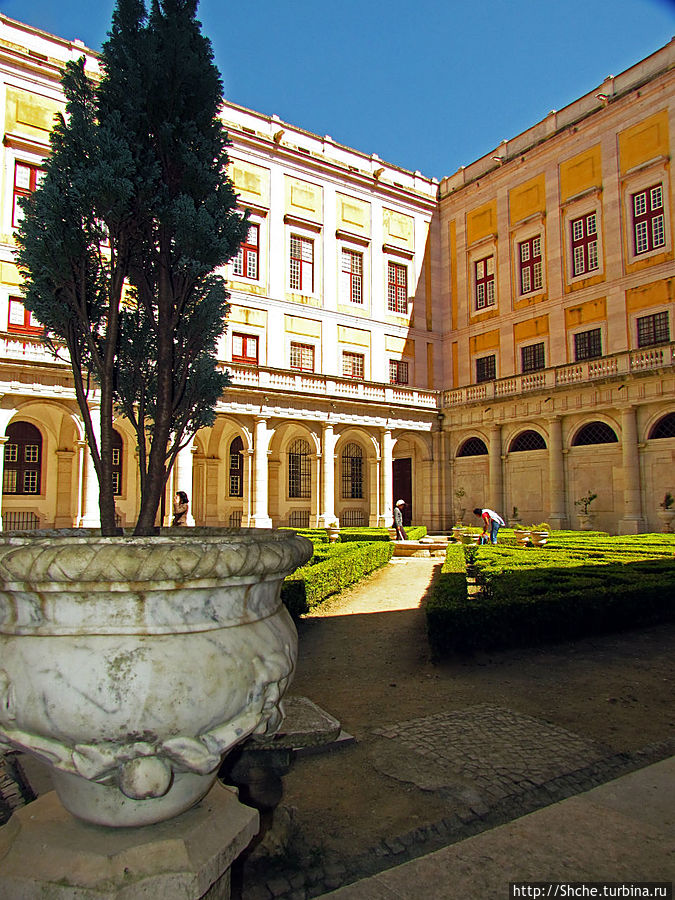 Ничего себе базилика... дворца-монастыря Мафры Мафра, Португалия