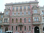 Дом Тузова (ул. Марата, 17) построен в 1895, арх. Иванов.
