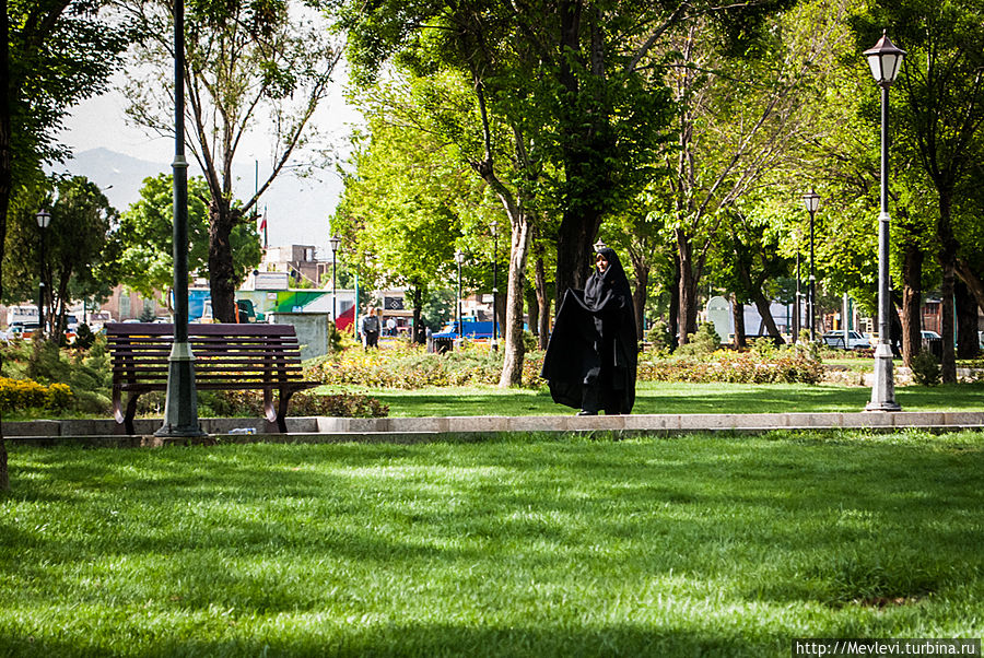 Мавзолей Бабы Тахер Орьяна в Хамадане Хамадан, Иран
