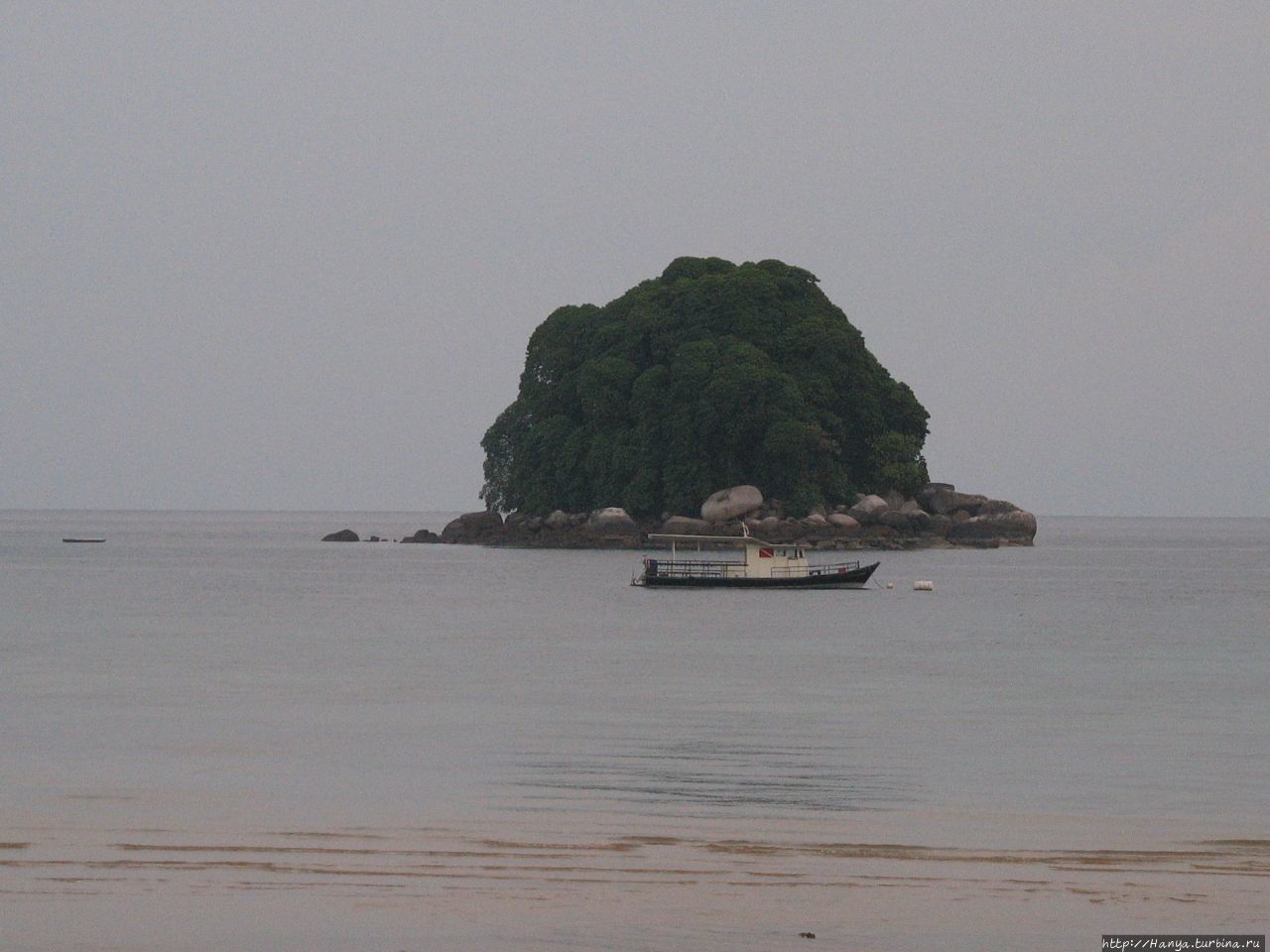 Пляж отеля Berjaya Tioman Beach Пулау-Тиоман, Малайзия