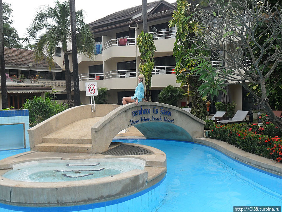 Тара Патонг, один из бассейнов