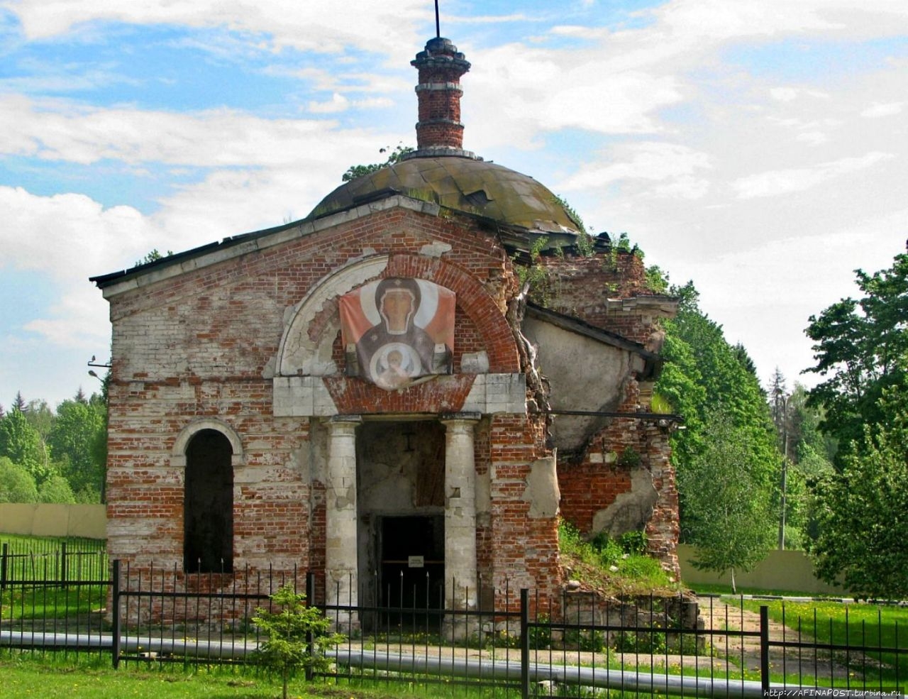 Церковь Иконы Божией Матери Знамение Владычино, Россия