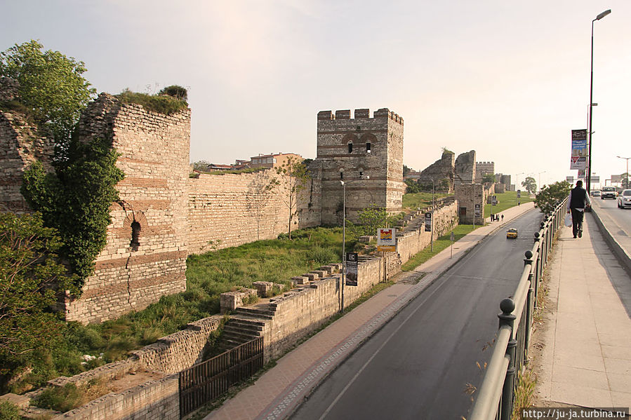 Неприступная Стена Феодосия Стамбул, Турция