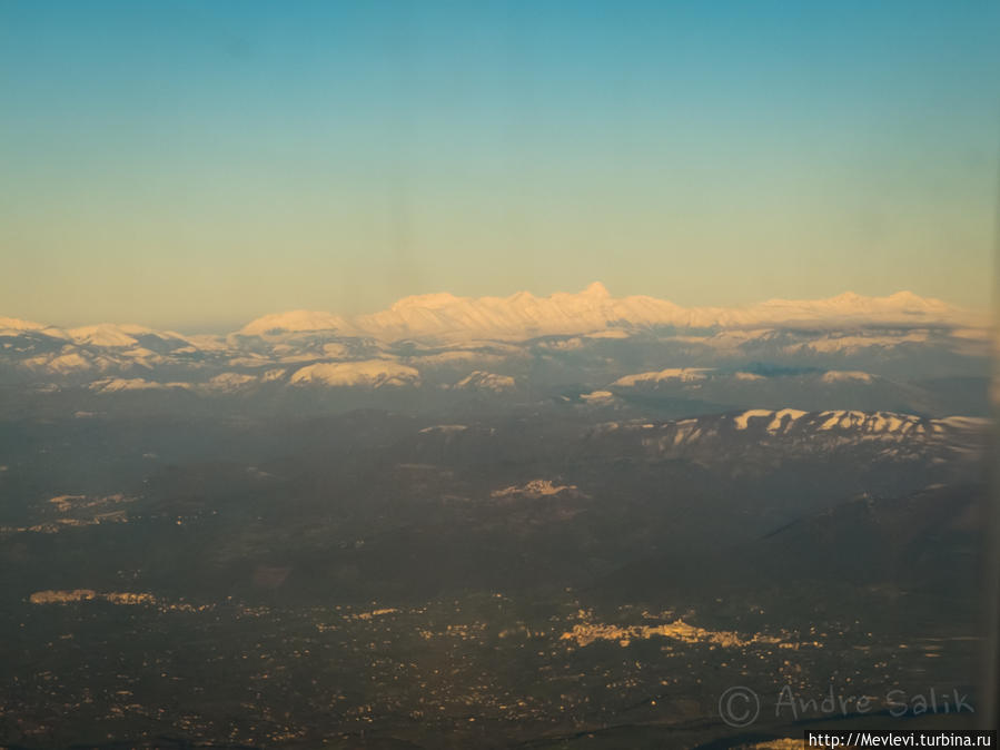 В стране Италии, а конкретно возде самого Рима, солнечно Италия