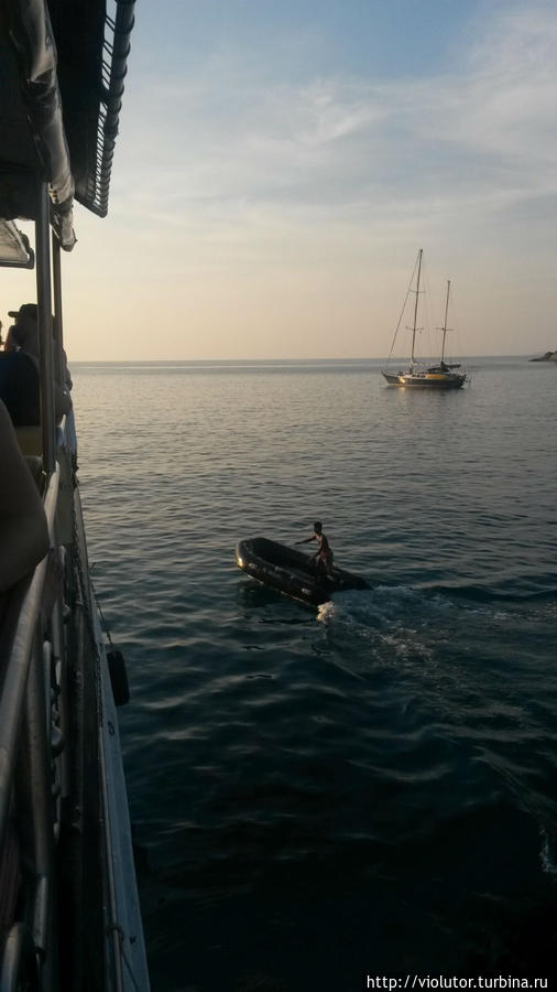 Хрустим песком острова Рача Остров Рача-Яй, Таиланд