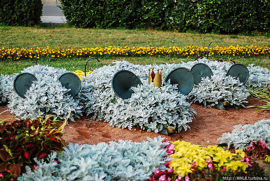 сквер у фонтана на улице Андропова