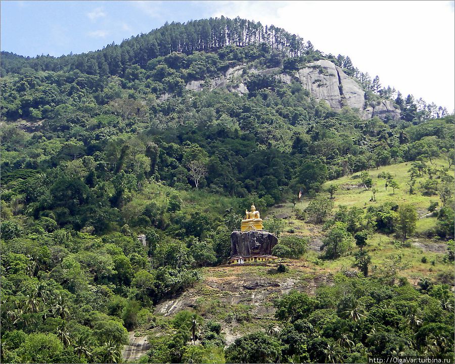 Храм Алувихара  — древнейшая на острове святыня буддистов Матале, Шри-Ланка