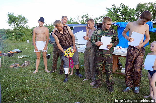 День рыбака  или  пикник  на  берегу  речки Ай Южно-Сахалинск, Россия