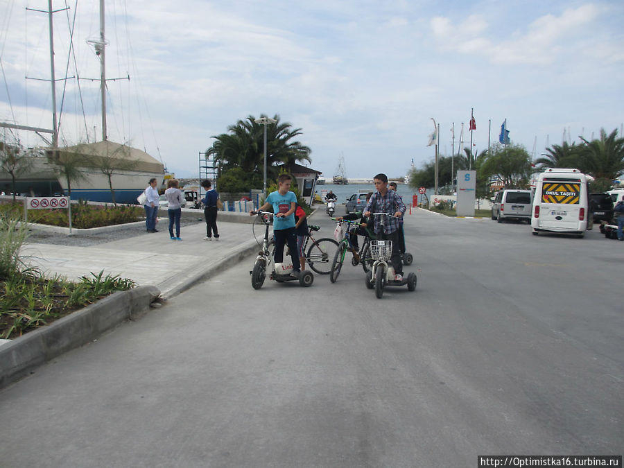 Праздничный город Кушадасы, Турция