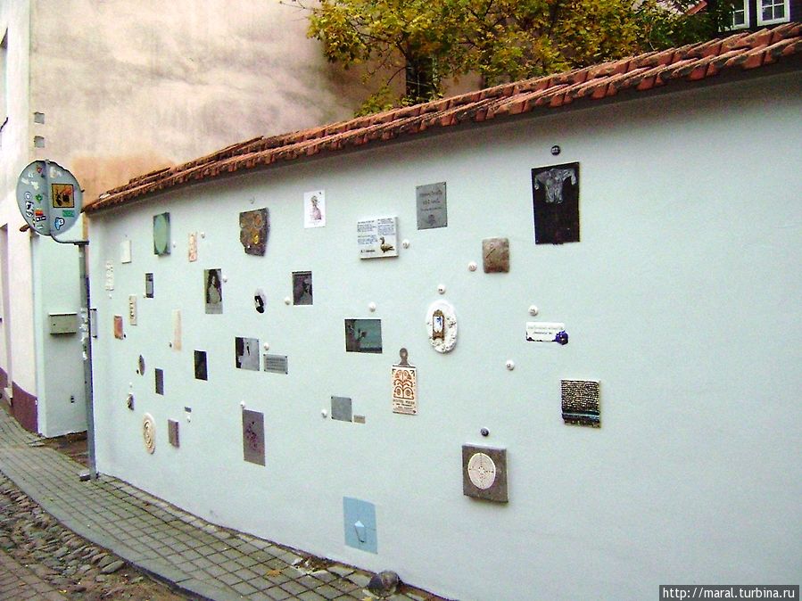 В 2008 году группа художников решила оживить улицу Литерату, посвятив её поэтам и писателям Вильнюс, Литва