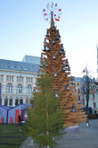 Одна из рождественских ёлок в Старом городе
