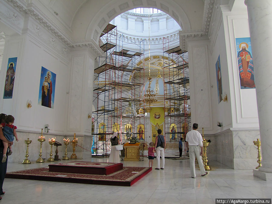 Спасо-Преображенский собор в центре города впечатлил внутренни пространством и белизной Одесса, Украина