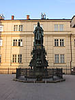 Рядом с церковью Св. Франциска — памятник Карлу IV,   королю Чехии, императору Священной Римской империи