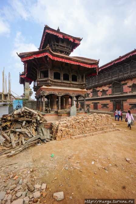 После землетрясения 2015 г. Из интернета Бхактапур, Непал