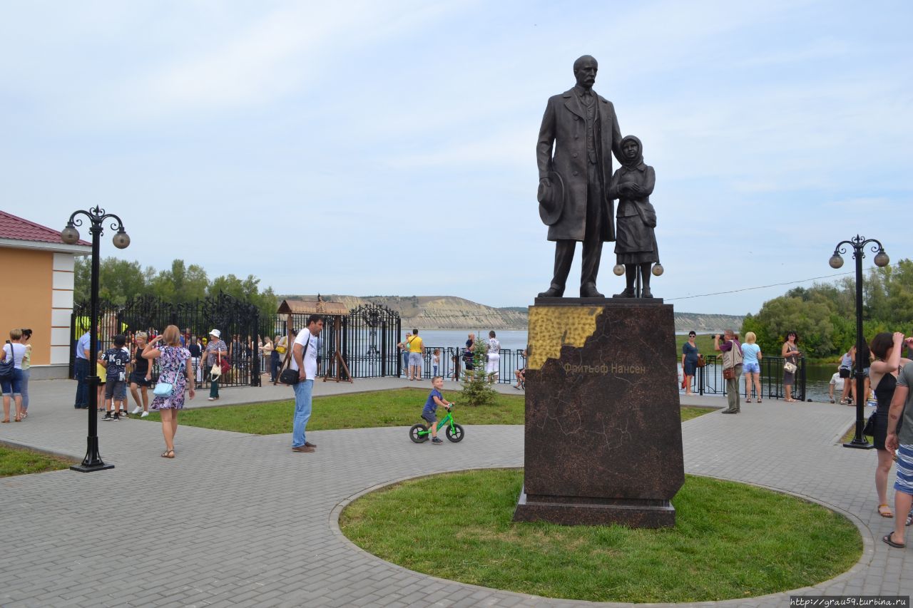Памятник Фритьофу Нансену Маркс, Россия