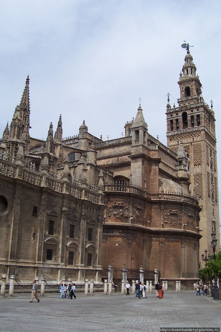 Севилья по минимуму Севилья, Испания Севилья по минимуму Севилья, Испания