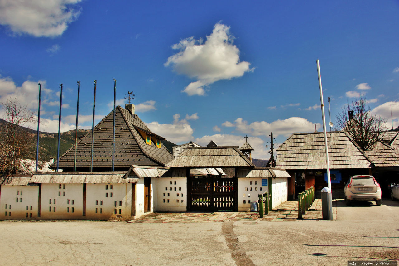 Так выглядит Мечавник с парковки. Мокра Гора, Сербия