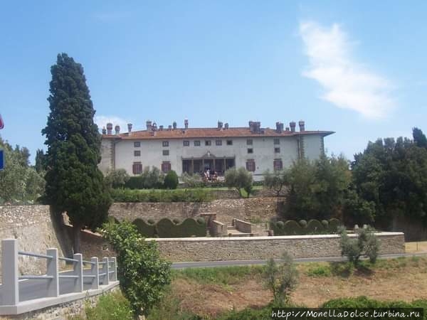 Дворец Вилла Медичеа Сто каминов (UNESCO)