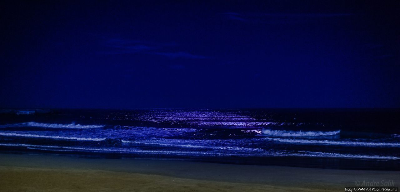 Вечер. Ситжес. Прибой Ситжес, Испания