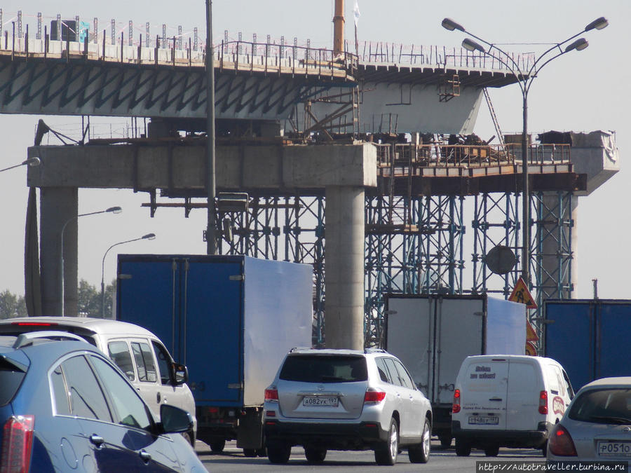 Москва строит дороги.