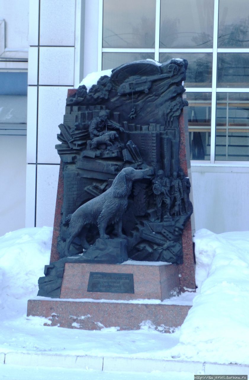 Памятник собакам / Pamyatnik sobakam