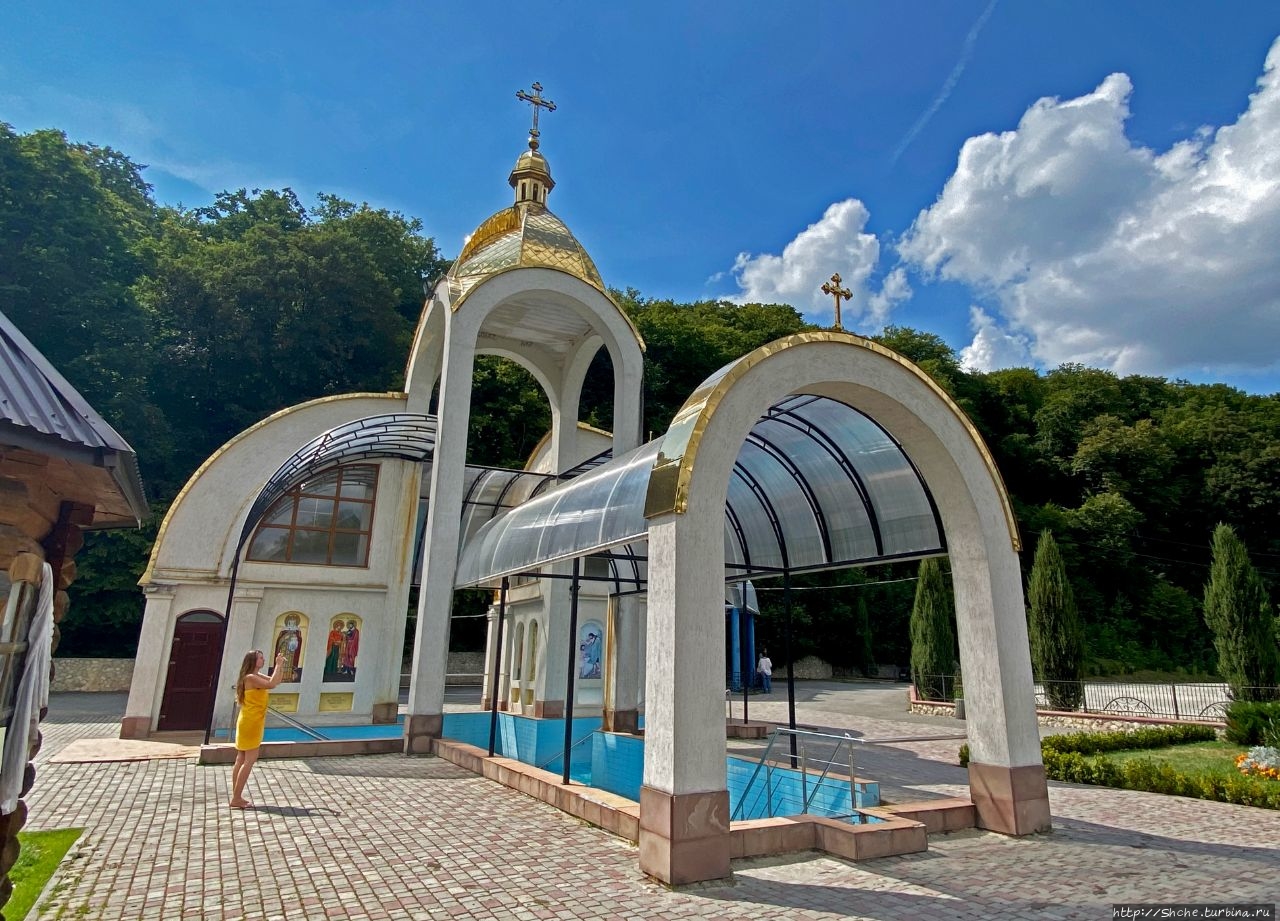 Купель св. Анны в Зарванице Зарваница, Украина