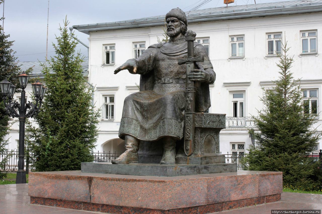 Памятник Юрию Долгорукому. Кострома, Россия
