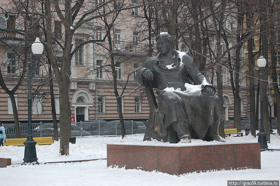 Памятник И.А.Крылову Москва, Россия