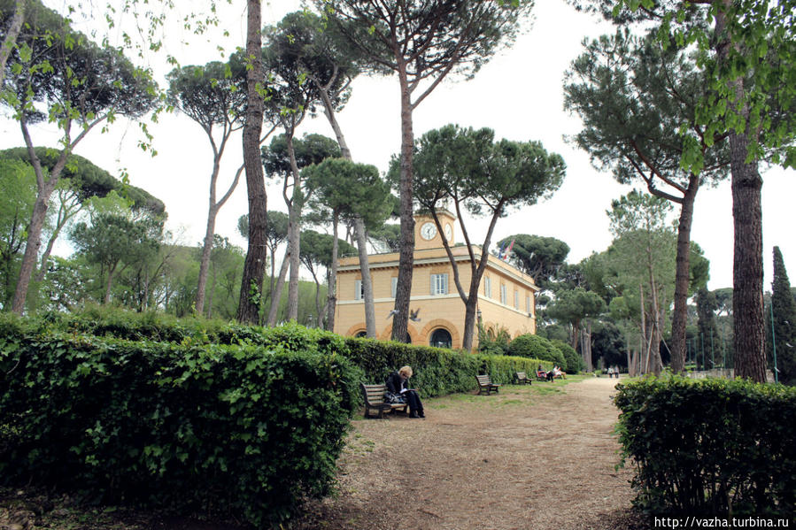 Парк Пьяцца дель Пополо. Рим, Италия