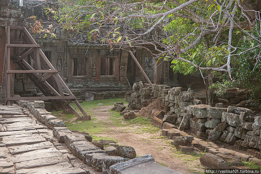 Храмы Бантай Кдей и Такео Ангкор (столица государства кхмеров), Камбоджа