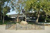Статуя Ponny Express.