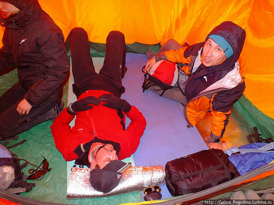 в палатке Непал