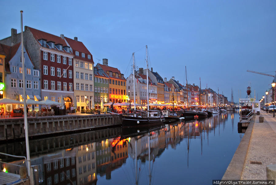 Время в копенгагене сейчас. Копенгаген набережная нодре. Копенгаген Нюхавн якорь. Канал Нюхавн в Дании.