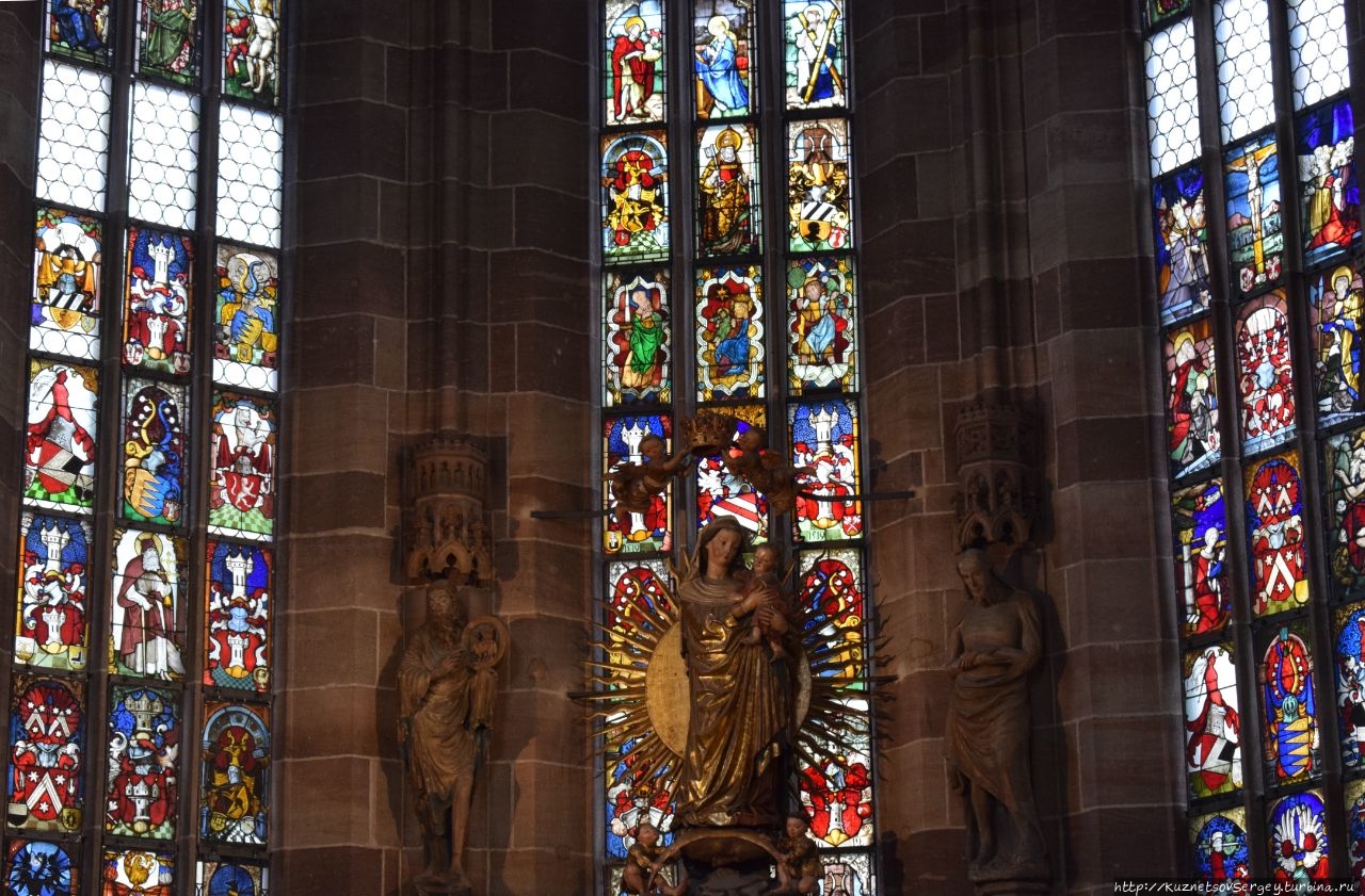 Фрауэнкирхе (церковь Богородицы) Нюрнберг, Германия