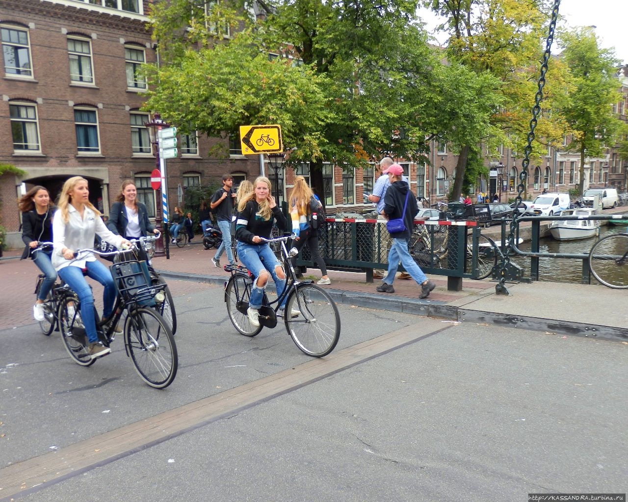 Амстердам. Получая удовольствие, прояви уважение Амстердам, Нидерланды
