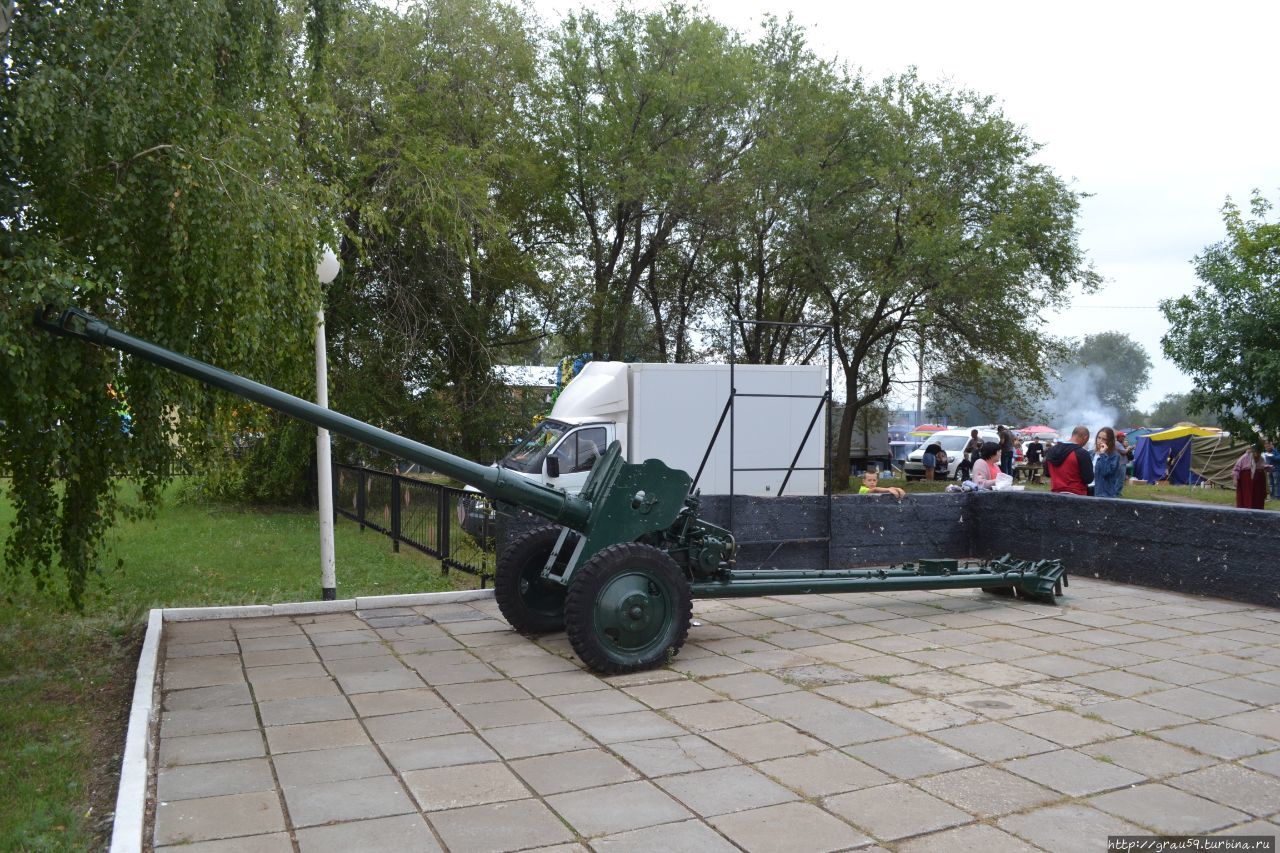 Памятник павшим в годы Великой Отечественнойвойны Духовницкое, Россия