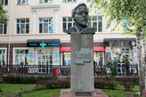 Памятник Мамину-Сибиряку.