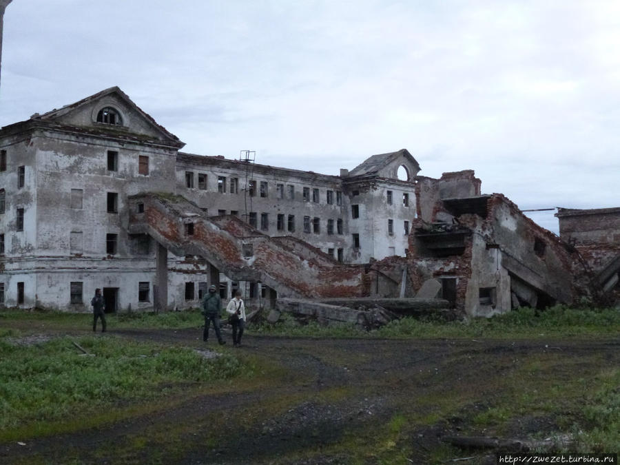 Постройки шахты Хальмер-Ю, Россия