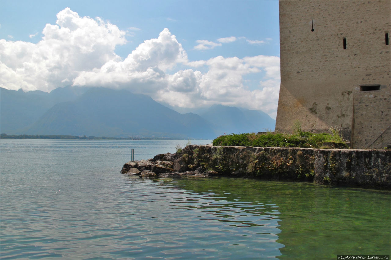 Замок на Женевском озере Монтрё, Швейцария