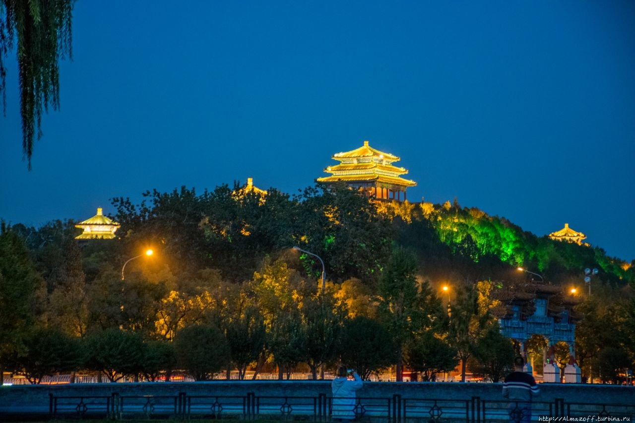 Императорский сад Цзиншань, Пекин. Пекин, Китай