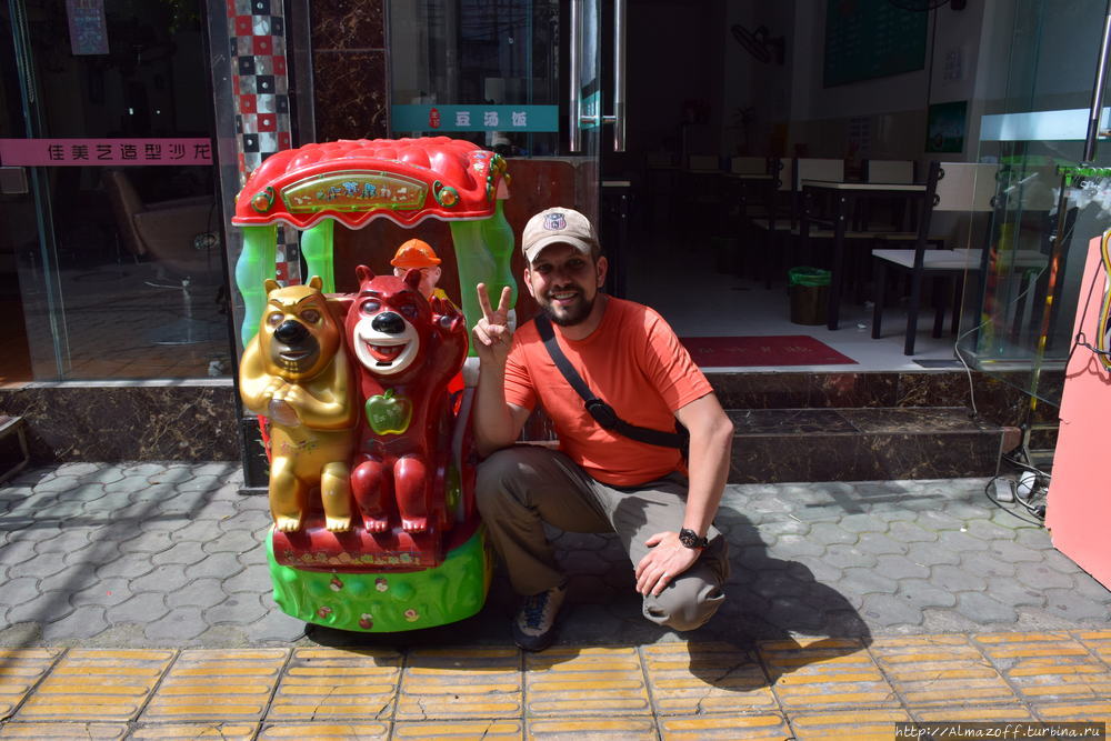 Андрей Алмазов в Чэнду Чэнду, Китай
