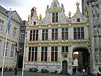 Oude Griffie (Старая канцелярия). Построена в XVI в. в стиле Ренессанс